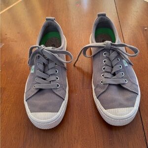 Cariuma unisex Canvas lace up Sneakers US W7 M5.5 #unisex